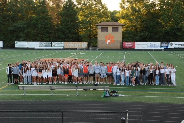 The Class of 24 gets together to ring in their last year of high school.
Photo Courtesy of EK Roeder.