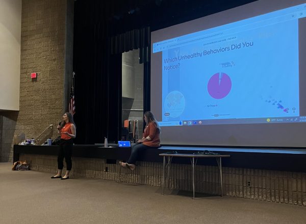 SARC representatives Rebecca Chandler and Alison Imhoff present about the healthy and unhealthy signs in relationships. (Photo Courtesy of Elise Buckler)