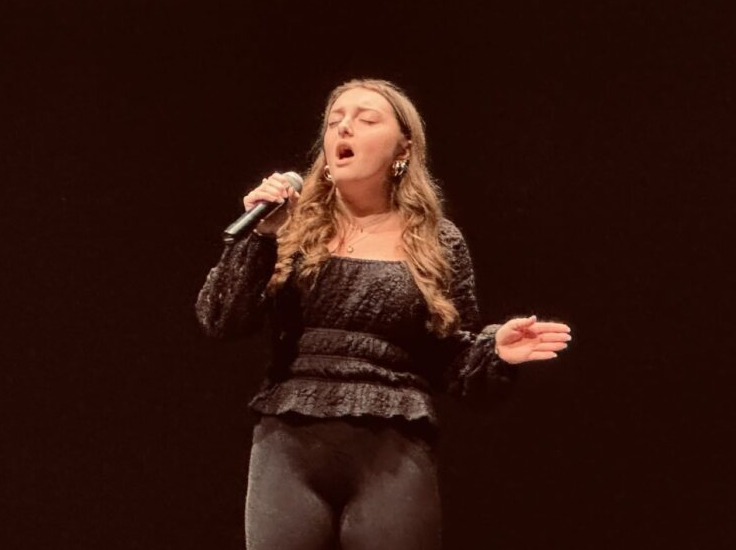 Kaylee Spiegel goes all out showcasing her amazing voice. Photo courtesy of Kaylee Spiegel. 