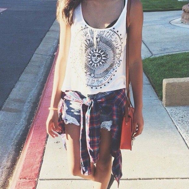 With a vibe of hippies, filters, and jeans, 2016 was a time of nostalgia - will it make a comeback? Photo creds: Pinterest